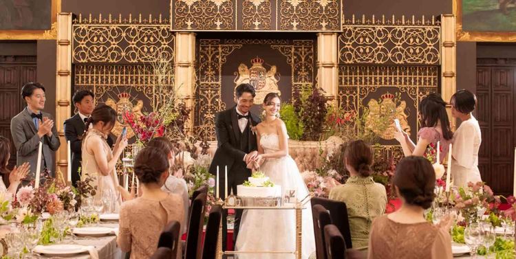 ロックハート城ウエディング 歴史を刻むステンドグラス、調度品が美しいチャペルの画像3