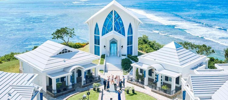 クリスタルチャペル タモン湾を見渡す高台に佇む、贅沢なプライベート空間の画像