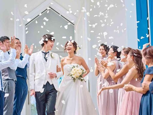 クリスタルチャペル 祝福のフラワーシャワーの画像1