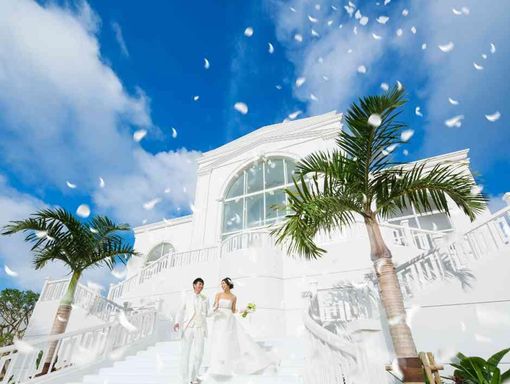 セントレジェンダオキナワ チャペル前の大階段で様々な演出の画像2