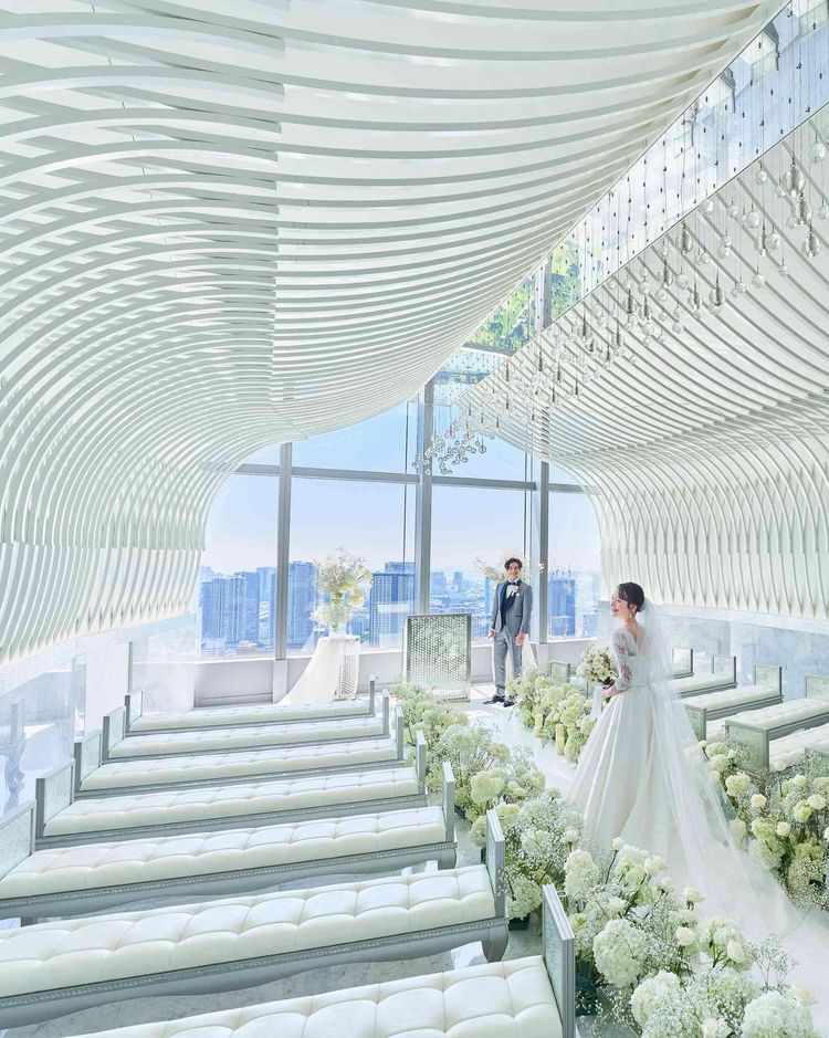 グランブリエ東京 眩く差し込む自然光と開放感抜群の絶景はふたりをより引き立てるの画像1