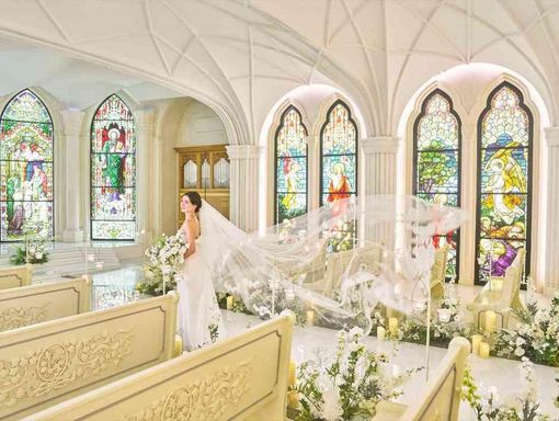 セント・ラファエロチャペル東京 360度取り囲むステンドグラスの画像1