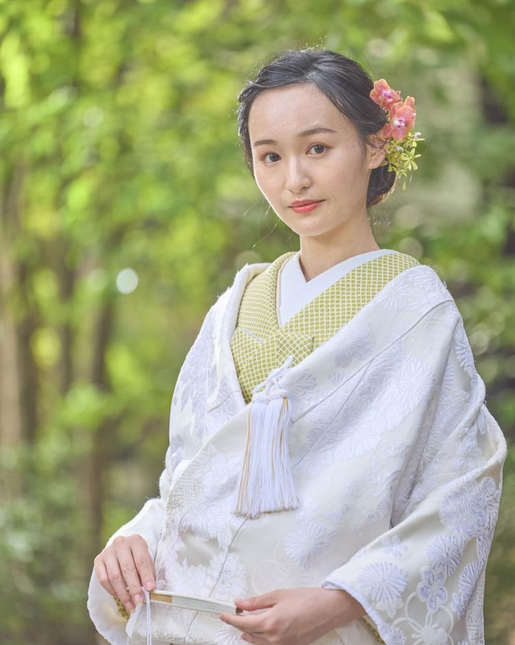 和装での人前式が人気。春日大社など神社挙式後の披露宴のみも◎