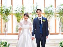 ベル・ジャルダン 天井から優しい自然光が差し込み緑を望むチャペルの画像4