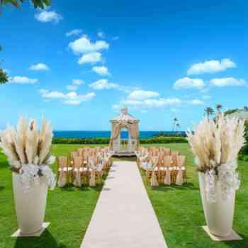 ザ・カハラ オーシャンフロント ガーデンウェディング / ワタベ