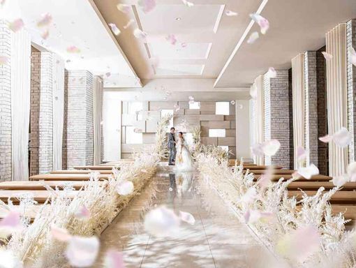 ザ クラシカ ベイリゾート 自然光に包まれるチャペルの画像1