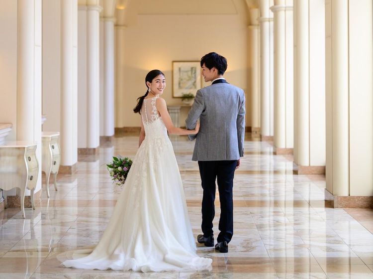 ホテルオークラ東京ベイ 卒花嫁様からも人気のドレスが映えるフォトジェニックな回廊の画像2