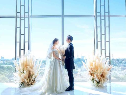 ラグナスイート新横浜 自然光が溢れる開放的な空間の画像2