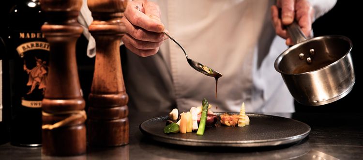 ル アール東郷 旬の素材を生かしたフランス料理和洋折衷のフルコース。の画像