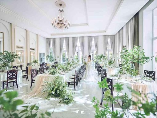 ヒルサイドクラブ迎賓館(八王子)  白基調の会場はどんな装飾も素敵の画像3
