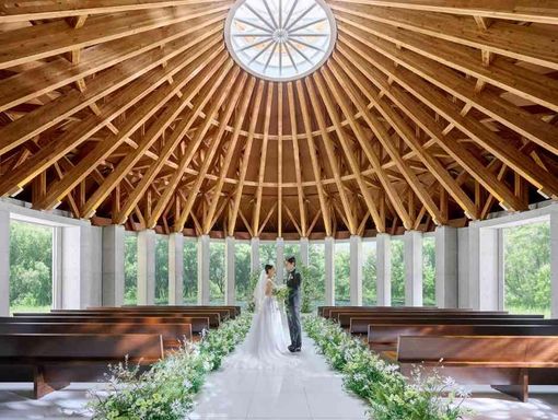 グランドプリンスホテル大阪ベイ 本物の檜×緑のチャペルの画像1