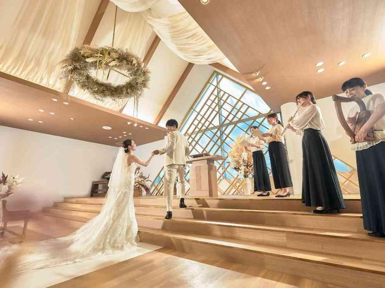 セレスト 自然光と木の香りが織りなす、心あたたまる誓いの時間の画像4