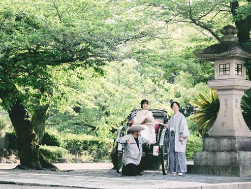 ＴＨＥ　ＭＯＲＲＩＳ 人力車で進む花嫁道中の画像3