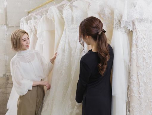 Apt2cWedding 充実のドレス&ヘアメイクサロンの画像1