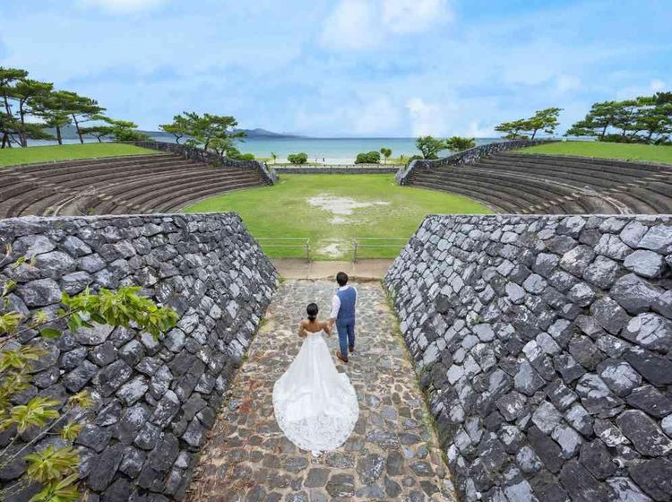 ザ・サーフ ビーチサイドテラス 海と緑を両方楽しめる、沖縄を旅するようなフォトウエディングの画像2