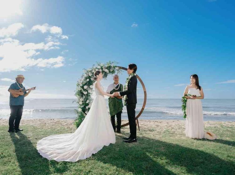 ザ・サーフ ポハクプナビーチクラブ 海まで5秒のオンザビーチと広大なガーデンで貸切ウエディングの画像2