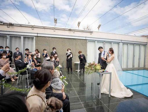 ジャスマック八雲 青空広がるテラスで挙式も可能の画像2