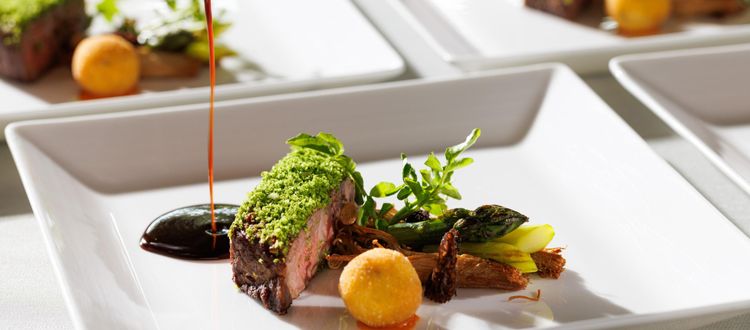 フォレスターナ軽井沢 軽井沢で事業を始め約100年、培った迎賓文化でお迎えします。の画像1