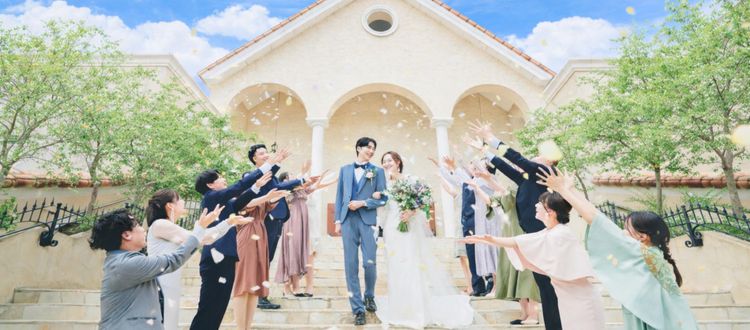 ラ･クール 南仏にそびえたつ大聖堂。そこから広がる大階段と壮大な景色の画像