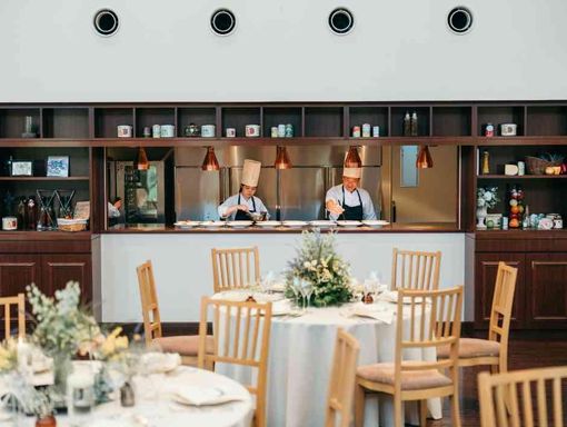 ラ･クール オープンキッチンの香り漂う料理の画像1