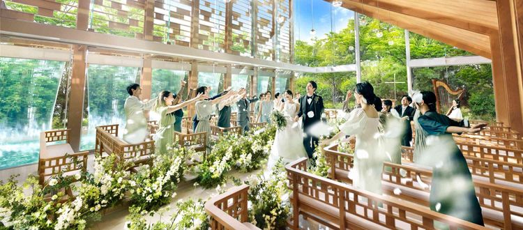 アーセンティア迎賓館 高崎 溢れんばかりの自然光が憧れの花嫁姿を美しく引き立ててくれるの画像
