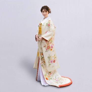 Casa M（カーサエム） 柔らかな風合いを大切にした優しく包み込み込まれるような浅黄の色打掛