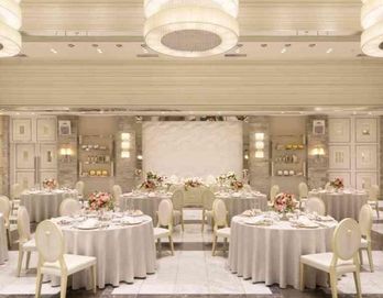 ブルーミントンヒル 披露宴会場の写真2