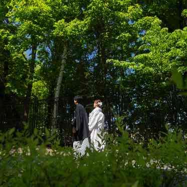 ブルーミントンヒル 自然豊かな屋外は和装もぴったりです