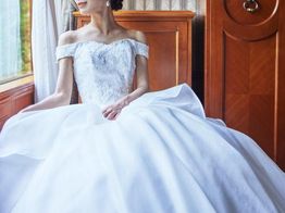 ブルーミントンヒル ドレス・衣装の写真3