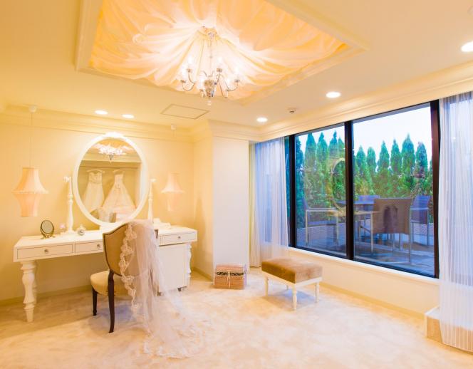 宮の森フランセス教会 ドレス・衣装