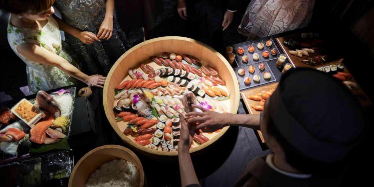 グローヴ・ウィズ・アクアスタイル 料理