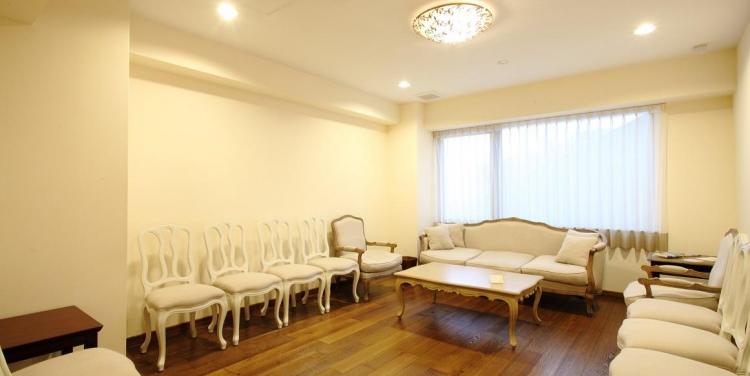 ローズガーデンクライスト教会 ロビー・控室