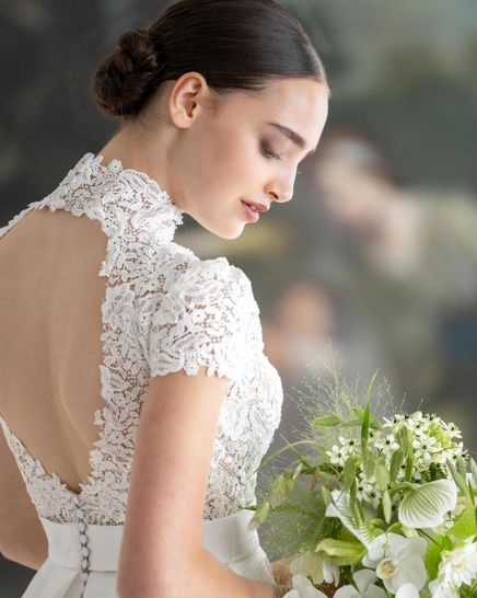 ローズガーデンクライスト教会 ドレス・衣装の写真1