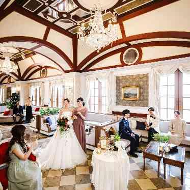 ホテルモントレ エーデルホフ札幌 自然光の入る、広々としたゲスト待合室プラター