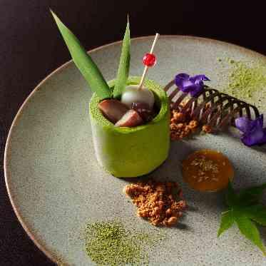 ムース・ア・ラ・ジャポネ　~抹茶と柚子香る和のデザート~