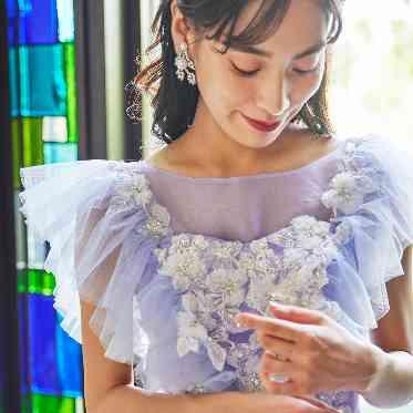藻岩シャローム教会 ドレスに合わせて小物も取り入れて。特別な一枚をまとう