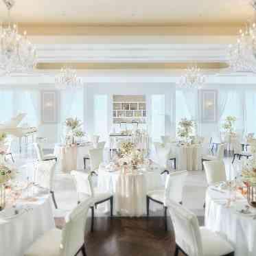 ラグナヴェール仙台/エスクリウェディング 【最大160名迄収容】広々とした空間を贅沢に使うことでホテルのような優雅さを表現