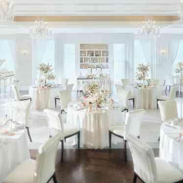 ラグナヴェール仙台/エスクリウェディング 【最大160名迄収容】広々とした空間を贅沢に使うことでホテルのような優雅さを表現