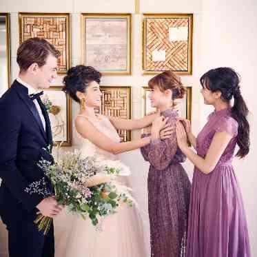 ラグナヴェール仙台/エスクリウェディング ブライズメイトの友人との写真も映える!