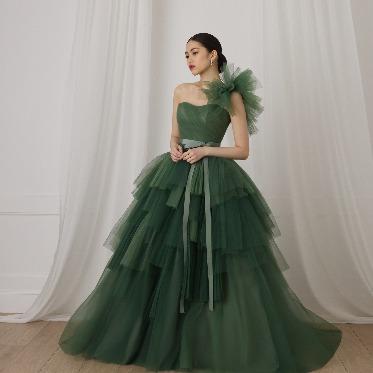 ラグナヴェール仙台 上品なグリーンがシックな華やかさを添え、写真映えも抜群。