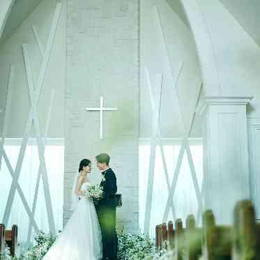 定禅寺ガーデンヒルズ迎賓館/FIVESTAR WEDDING 窓から自然光が差し込み暖かな雰囲気での挙式が叶う