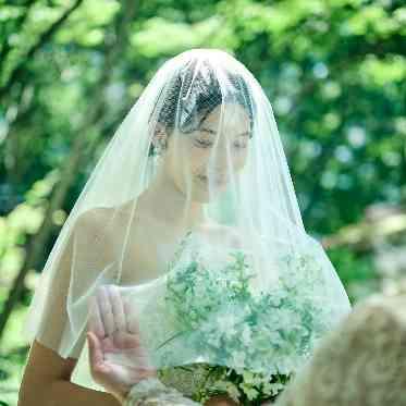 暖かな日差しに包まれながらご入場