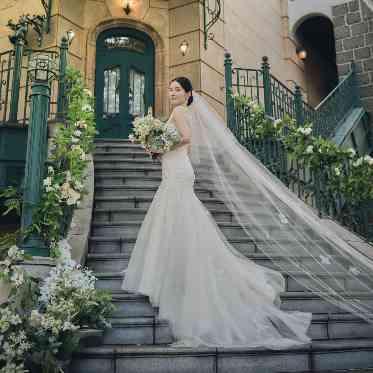 ホテルモントレ仙台 階段に広がるトレーンも美しく写真に残せる