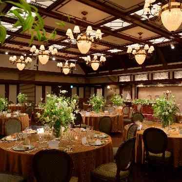 ホテルモントレ仙台 茶色を基調にした落ち着いた雰囲気に緑が映える