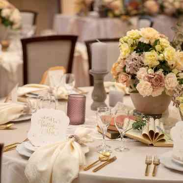 ホテルモントレ仙台 ロマンティックなコーディネートも似合います