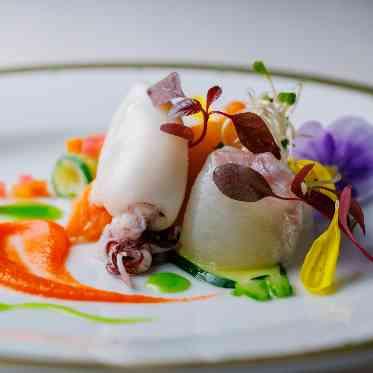 ホテルモントレ仙台 海の幸を使用した色鮮やかな一皿