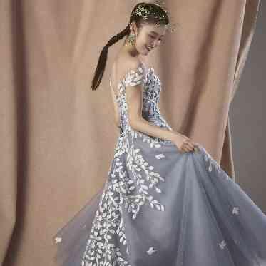 アールベルアンジェAkita LIZZI