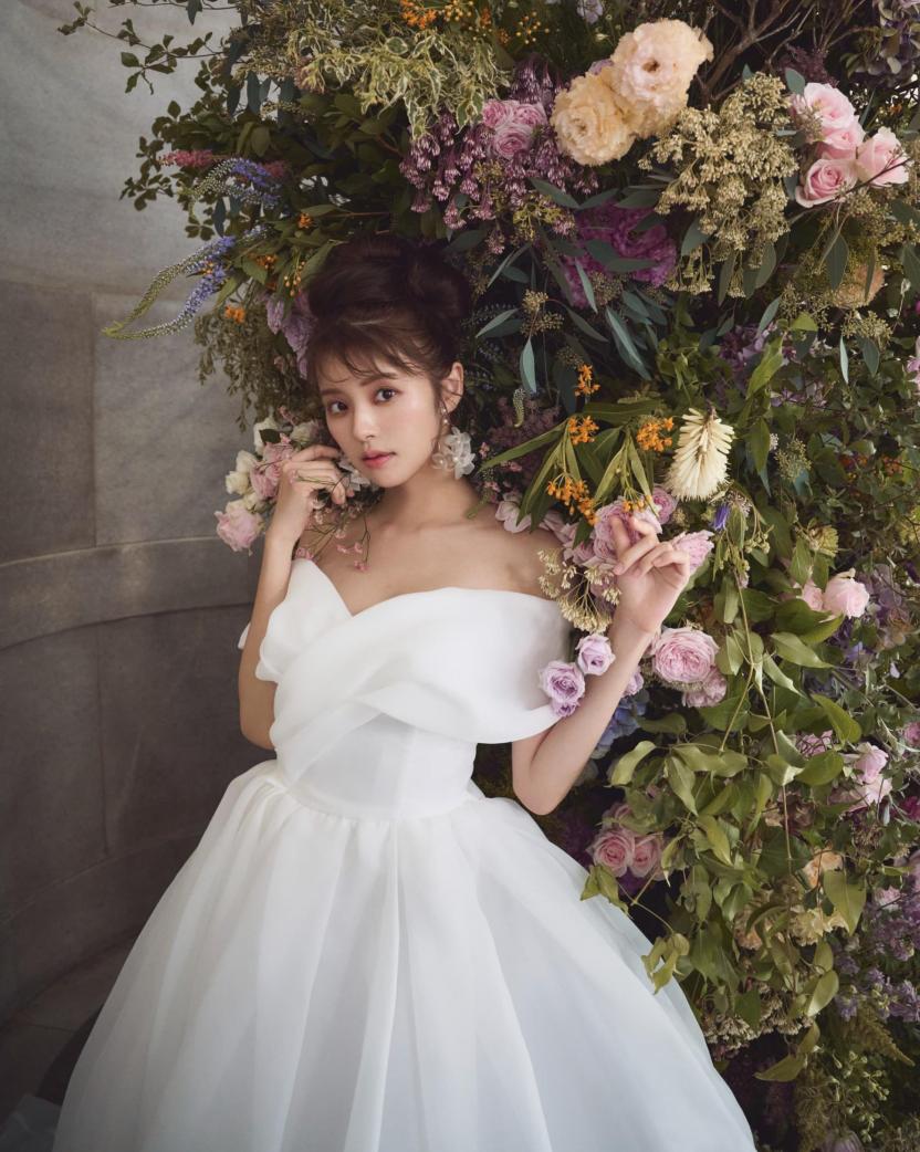 アールベルアンジェAkita ドレス・衣装