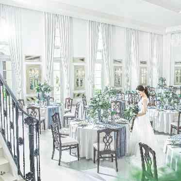 アーククラブ迎賓館(郡山)/テイクアンドギヴ・ニーズウェディング 大階段が印象的なナチュラルなコーディネートも