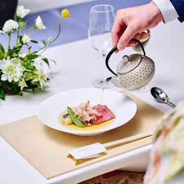 神田明神／明神会館 食材の旨味を最大限に活かした逸品は、お客様の目の前で最後の仕上げ